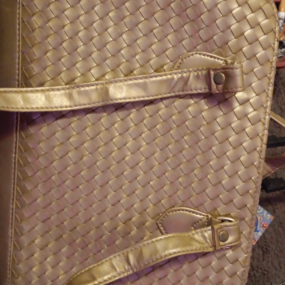 Bueno gold purse